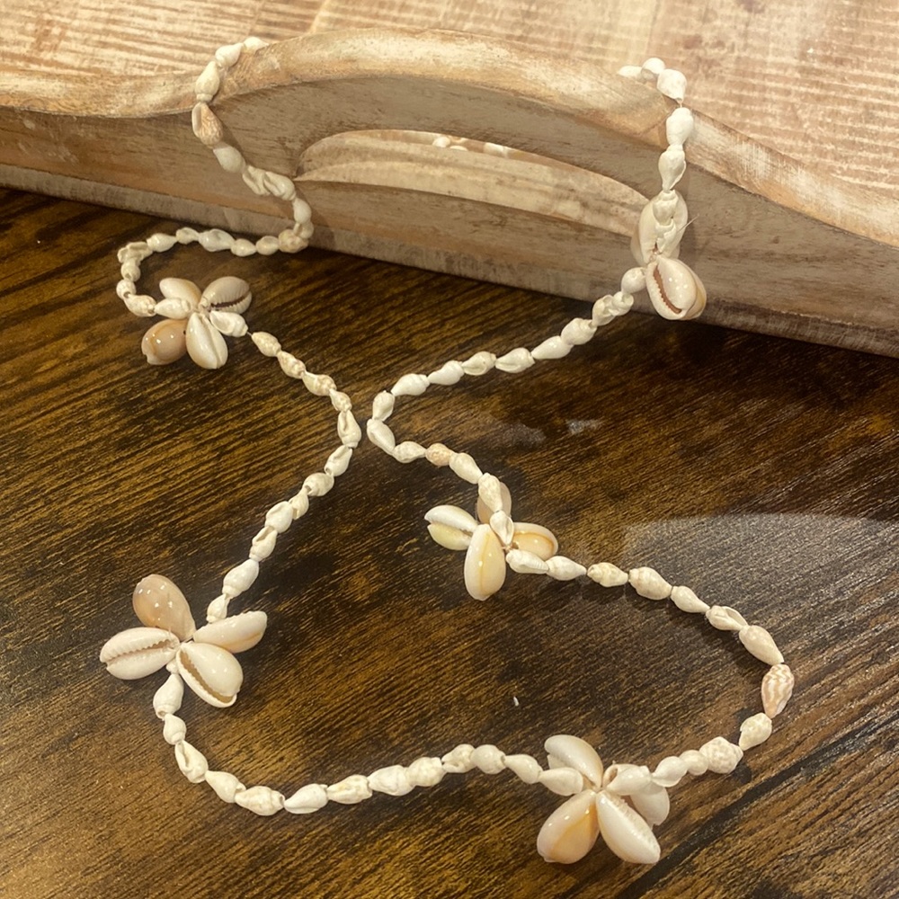 Shell necklace